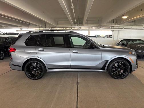 2026 BMW X7 M60i