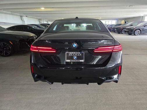 Black Sapphire Metallic 2027 BMW 530 i