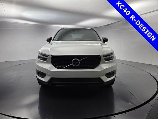 2022 Volvo XC40 T5 R-Design