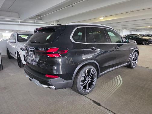 Black Sapphire Metallic 2026 BMW X5 sDrive40i