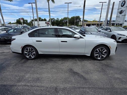 2025 BMW 760 760i xDrive