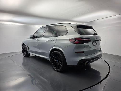 Brooklyn Gray Metallic 2024 BMW X5 sDrive40i