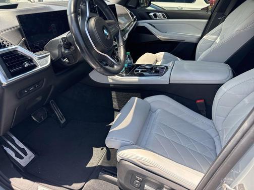 Brooklyn Gray Metallic 2024 BMW X5 sDrive40i