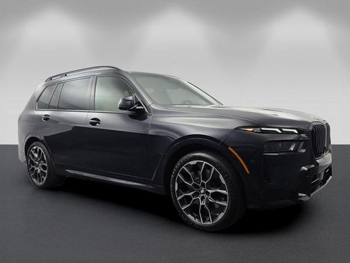 Carbon Black Metallic 2025 BMW X7 xDrive40i