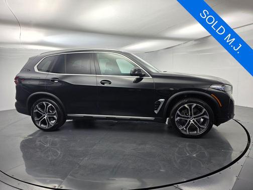 Black Sapphire Metallic 2026 BMW X5 sDrive40i