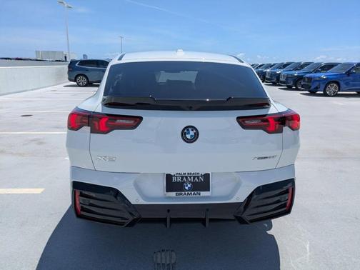 Alpine White 2026 BMW X2 xDrive28i