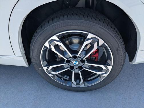Alpine White 2026 BMW X2 xDrive28i