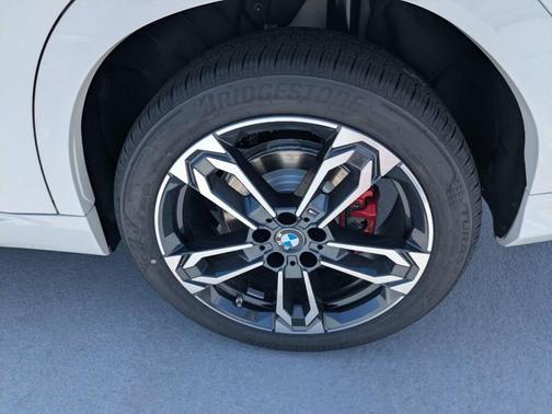 Alpine White 2026 BMW X2 xDrive28i