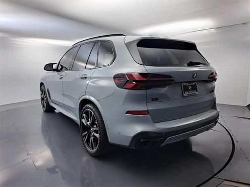 2024 BMW X5 M60i