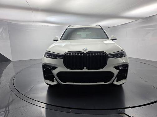 Alpine White 2022 BMW X7 xDrive40i