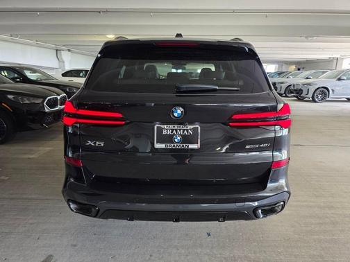 Black Sapphire Metallic 2026 BMW X5 sDrive40i