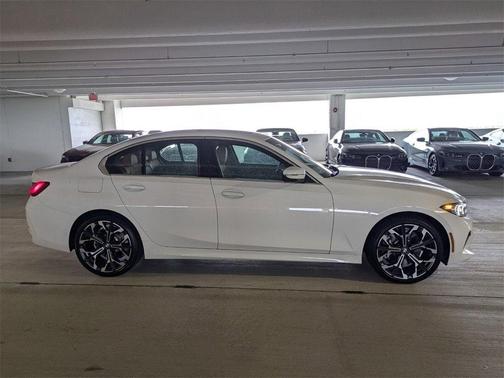 2025 BMW 330 i