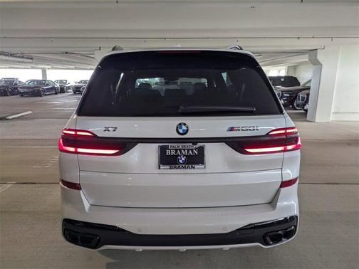 2026 BMW X7 M60i