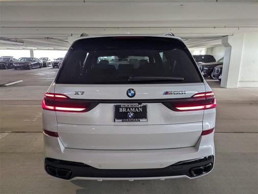 2026 BMW X7 M60i