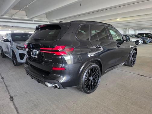 Black Sapphire Metallic 2026 BMW X5 sDrive40i