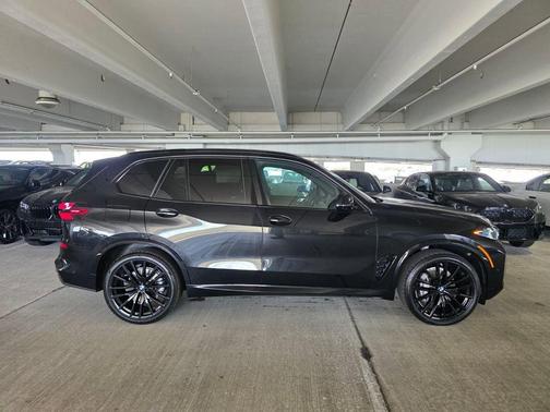 Black Sapphire Metallic 2026 BMW X5 sDrive40i