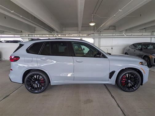 2026 BMW X5 M60i