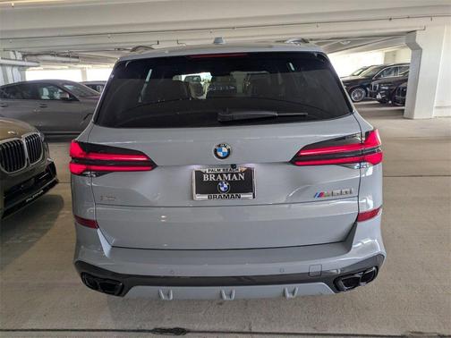 2026 BMW X5 M60i