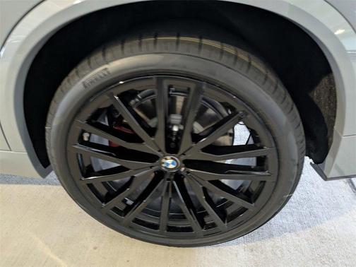 2026 BMW X5 M60i