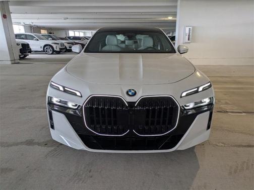 2025 BMW 760 760i xDrive