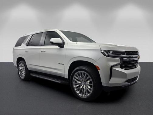 Iridescent Pearl Tricoat 2024 Chevrolet Tahoe LT