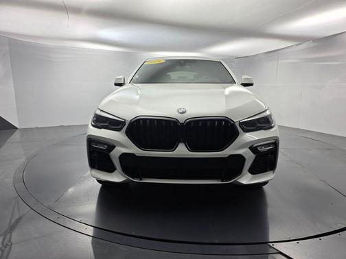 2021 BMW X6 M50i