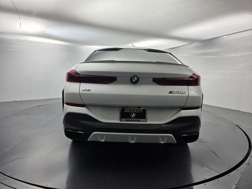 2021 BMW X6 M50i