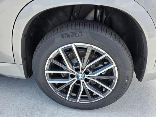 Space Silver 2026 BMW X1 xDrive28i