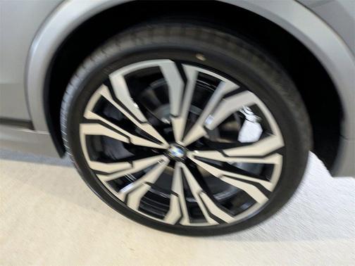 2026 BMW X7 M60i