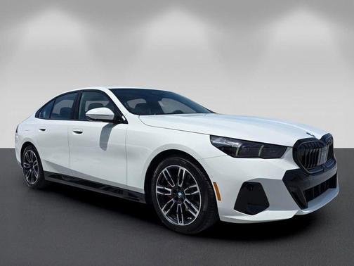 Alpine White 2027 BMW 530 i