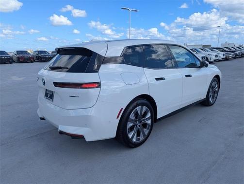2026 BMW iX xDrive45
