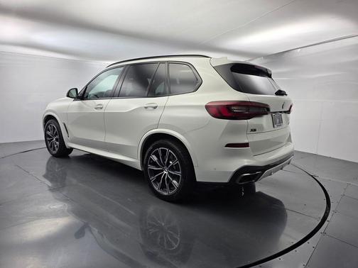 Alpine White 2021 BMW X5 M50i