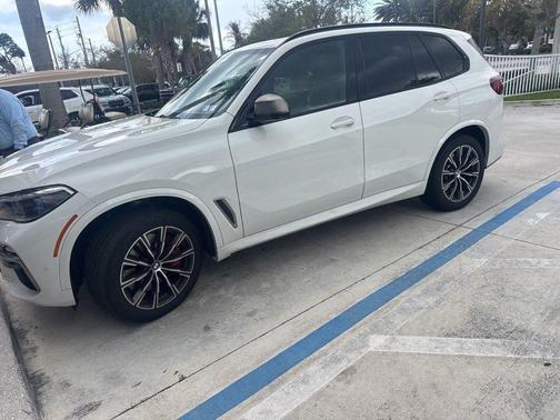 2021 BMW X5 M50i