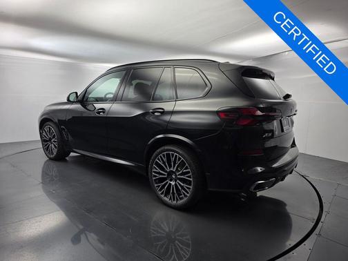 Black Sapphire Metallic 2024 BMW X5 xDrive40i