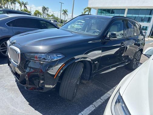 Black Sapphire Metallic 2024 BMW X5 xDrive40i