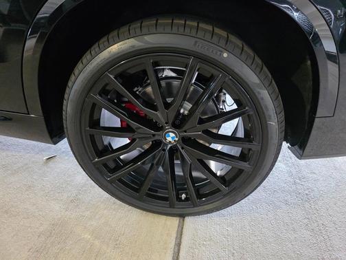 Black Sapphire Metallic 2026 BMW X5 sDrive40i