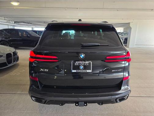 Black Sapphire Metallic 2026 BMW X5 sDrive40i