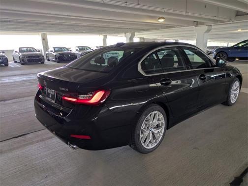 2025 BMW 330 i xDrive