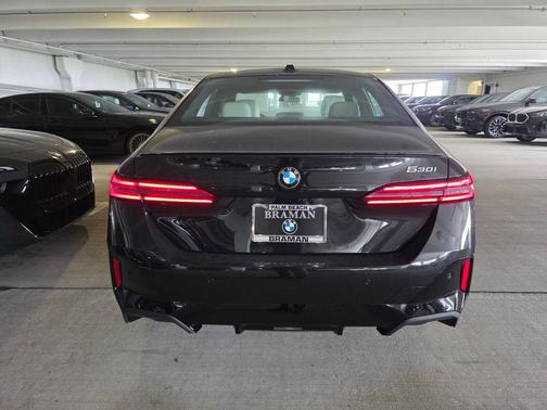 Black Sapphire Metallic 2027 BMW 530 i