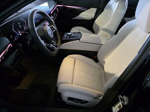 Black Sapphire Metallic 2027 BMW 530 i