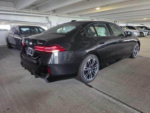 Black Sapphire Metallic 2027 BMW 530 i