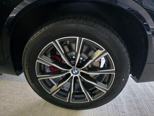 Carbon Black 2026 BMW X5 PHEV xDrive50e