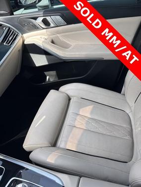 2022 BMW X7 M50i