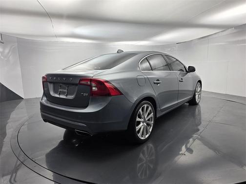 2018 Volvo S60 T5 Inscription Platinum