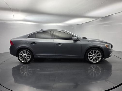 2018 Volvo S60 T5 Inscription Platinum