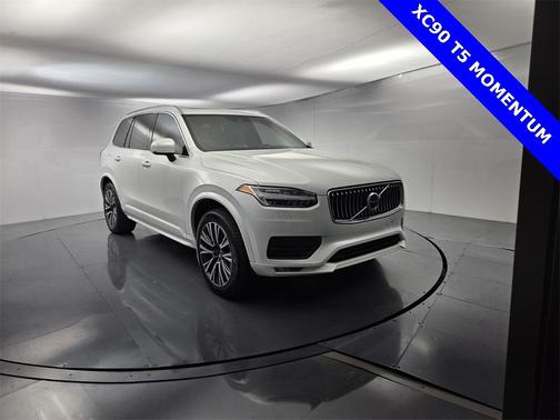 2022 Volvo XC90 T5 Momentum 7 Passenger