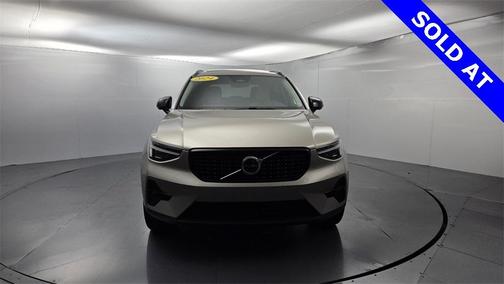 2024 Volvo XC40 B5 Plus Dark Theme