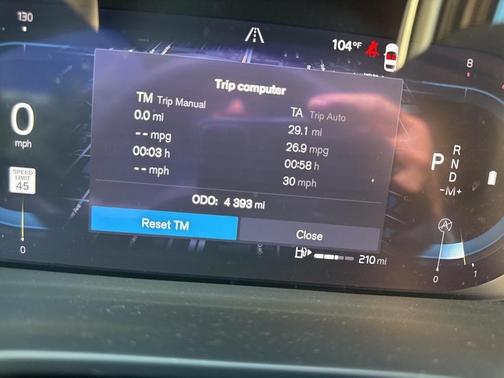 2024 Volvo XC40 B5 Plus Dark Theme