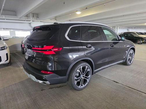 Black Sapphire Metallic 2026 BMW X5 sDrive40i