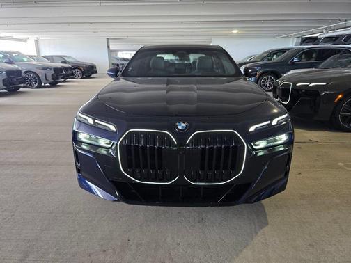 Tanzanite Blue II Metallic 2026 BMW 760 760i xDrive